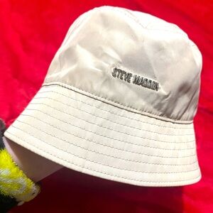 Super Cool Champagne color Steve Madden Buckethat